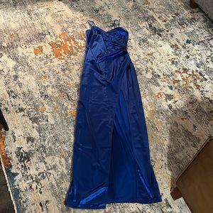 Dark blue prom dress size medium from Windsor NEVER WORN
